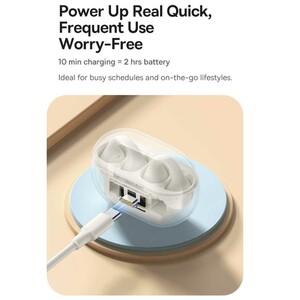 کابل در حال اتصال به هندزفری کلیپی شارژی بیسوس