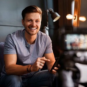 خرید میکروفون بی‌سیم حرفه‌ای پاورولوژی