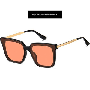 فروش عینک آفتابی با فریم مربعی کارن بازار