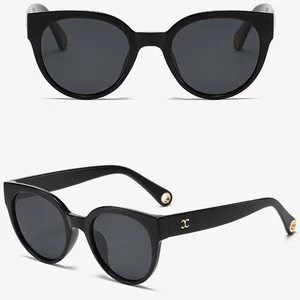 عینک آفتابی زنانه پولاریزه کارن بازار