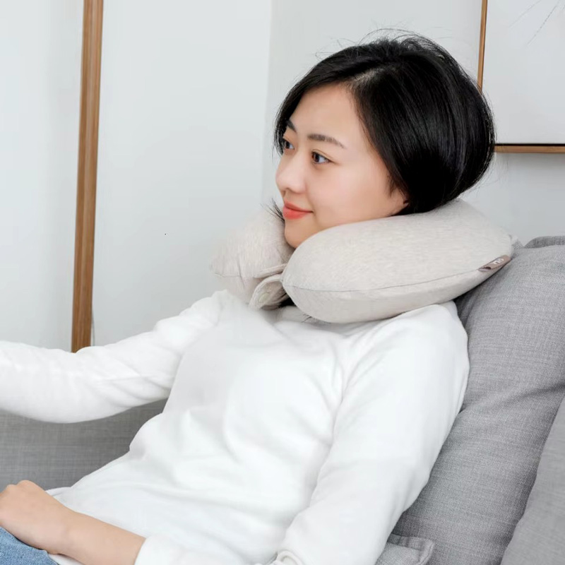 طراحی دقیق و راحت بالش مسافرتی