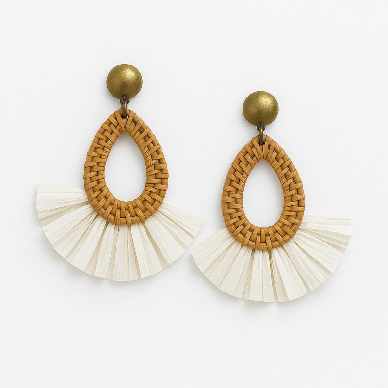 گوشواره دست‌ساز ماریمو – اشکی حصیری با حاشیه سفید