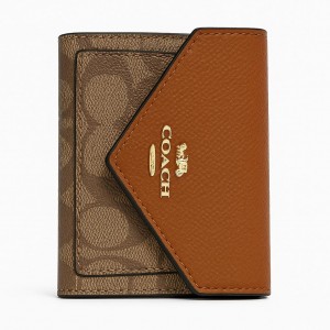 کیف پول زنانه COACH – شیک، جمع‌وجور، لاکچری