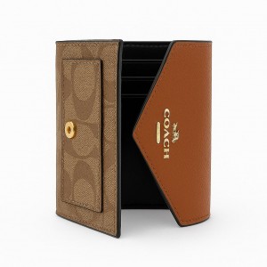 کیف پول زنانه COACH – شیک، جمع‌وجور، لاکچری