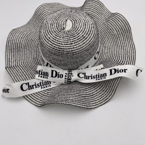 کلاه حصیری دیور