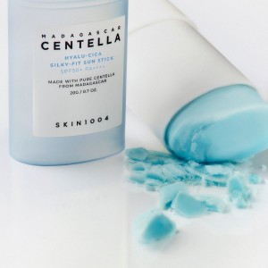 استیک ضدآفتاب سنتلا مدل Hyalu-Cica  SKIN1004 Madagascar Centella Hyalu-Cica Silky-Fit Sun Stick SPF50+ PA++++ – 20g