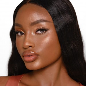 هایلایتر ث شارلوت تیلبری گلو گلاید رنگ رز گلد گلو  (Charlotte Tilbury Glow Glide  Architect Highlighter – Rose Gold Glow)