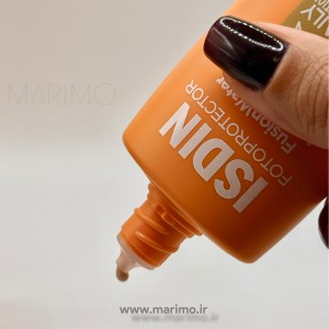 کرم ضد آفتاب ایزدین مدل مجیک گلو (ISDIN Fusion Water Magic Glow SPF 3)