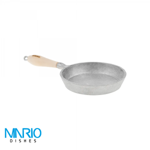 تابه روسی چدنی ۲۰ سانتی متری