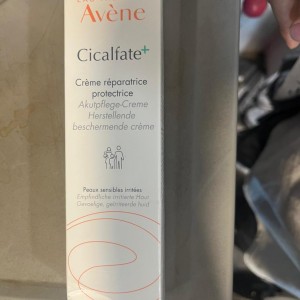 کرم بازسازی کننده سیکالفیت اون Avene Cicalfate+ Restorative Cream (100 میل)