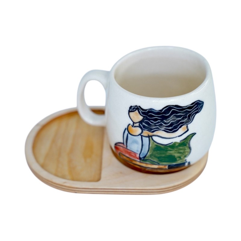 لیوان سرامیکی دستساز بهمراه پیش دستی چوبی طرح عکاس