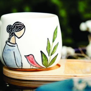 لیوان سرامیکی دستساز بهمراه پیش دستی چوبی طرح شازده کوچولو