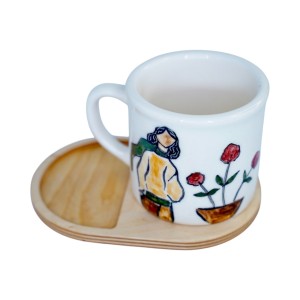 ماگ سرامیکی دستساز بهمراه پیش دستی چوبی طرح رویا