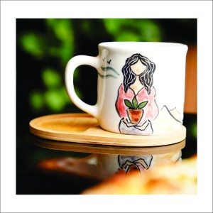 ماگ سرامیکی دستساز بهمراه پیش دستی چوبی طرح دختر و گربه