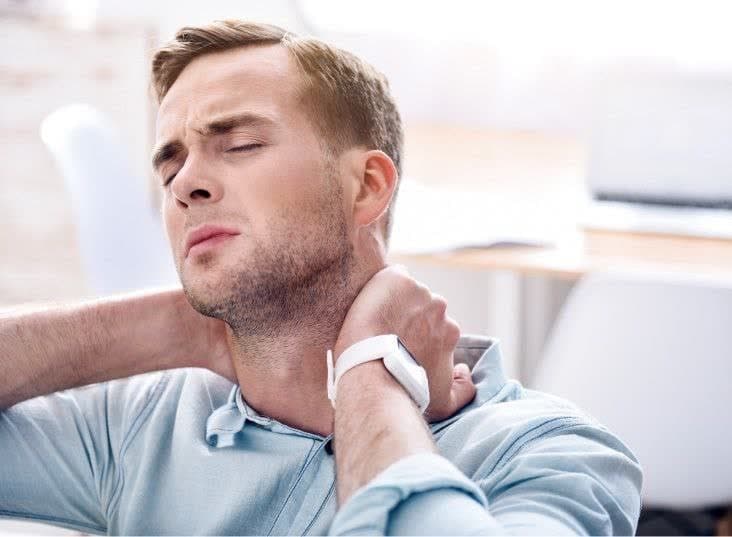 گردن درد چرا به وجود میاد و چطور درمانش کنیم؟