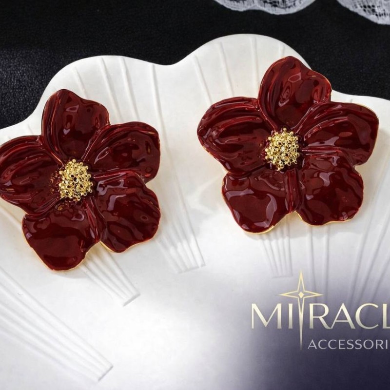 گوشواره گل قرمز