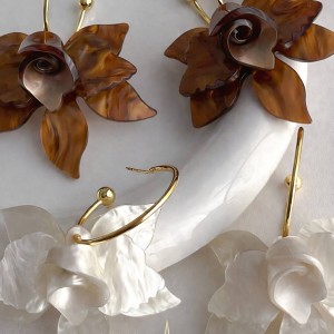 گوشواره برگ