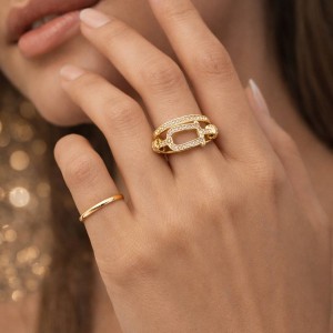 انگشتر نگین دار