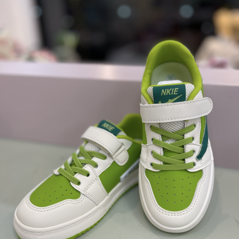 کتونی وارداتی طبی بچگونه