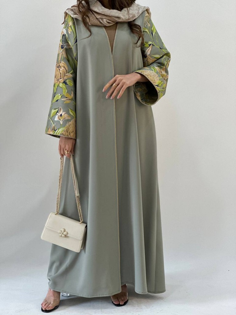 عبا اطلسی