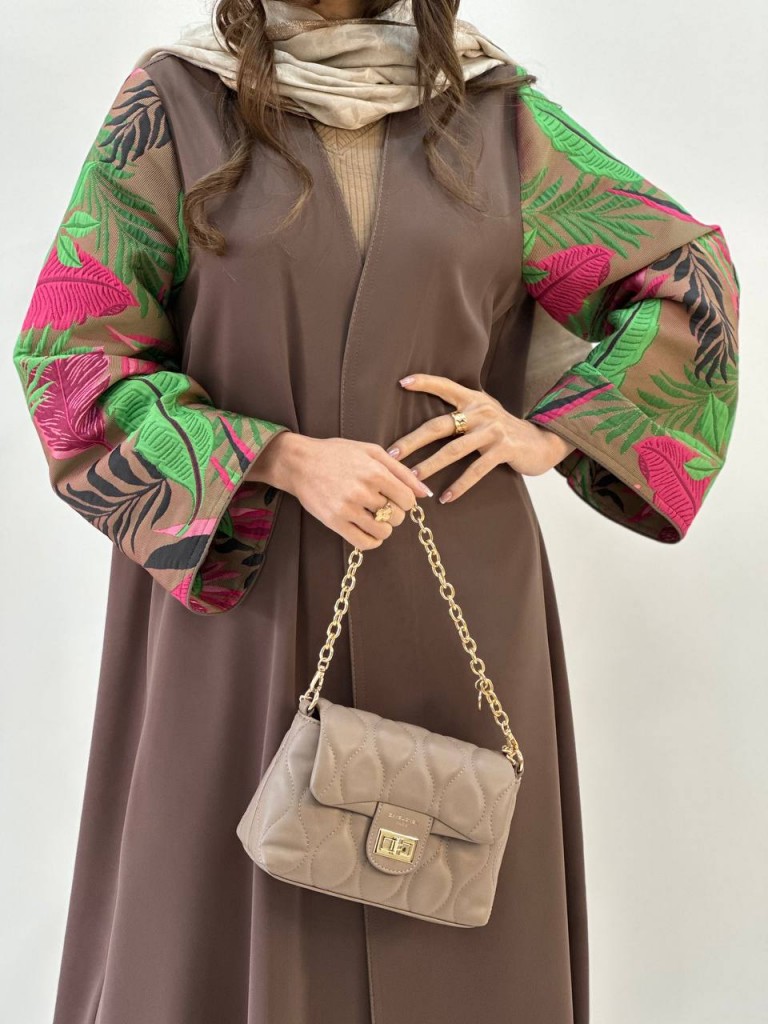 عبا اطلسی