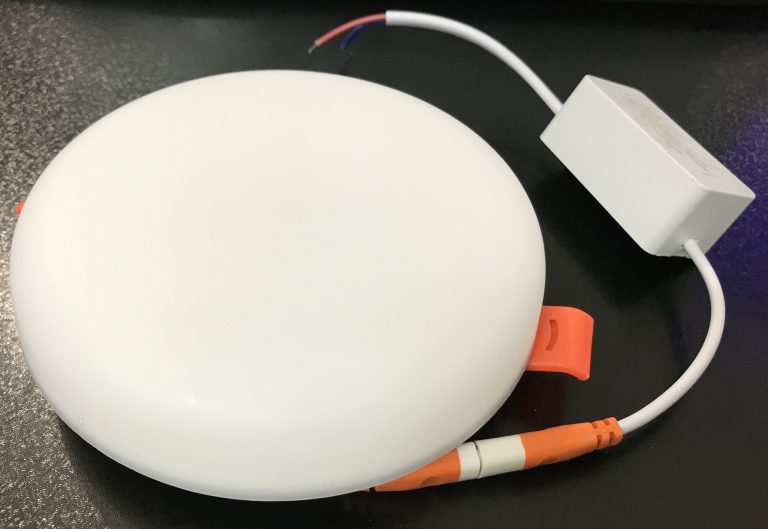 معرفی پنل فول لایت و هالوژن تمام نور فرانوین؛ نورپردازی یکنواخت و حرفه‌ای