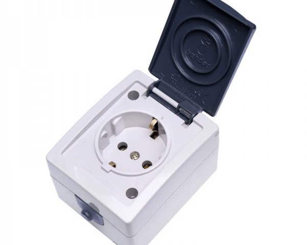 پریز برق صنعتی ارت دار روکار بهداد الکتریک مدل بارانی روکار