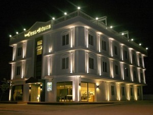 معرفی چراغ نما ۵ وات LED؛ بهترین گزینه برای نورپردازی کم‌مصرف ساختمان