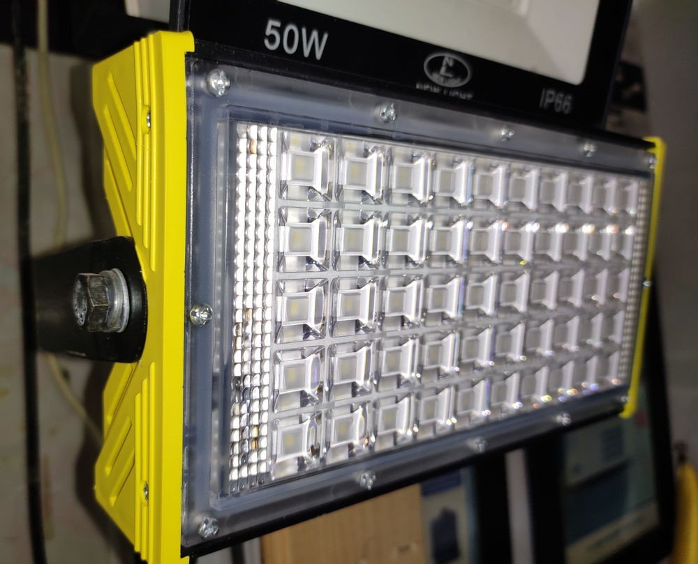 قیمت پروژکتور الایدی