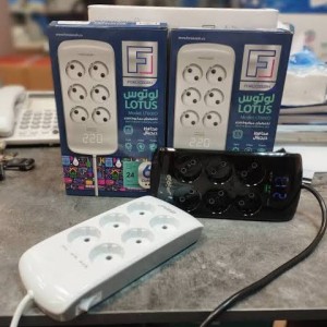 محافظ 6 خانه کامپیوتر و صوتی تصویری فروزش ، مدل لوتوس صفحه نمایش دیجیتال (کابل 2/8 متری) رنگ بدنه مشکی