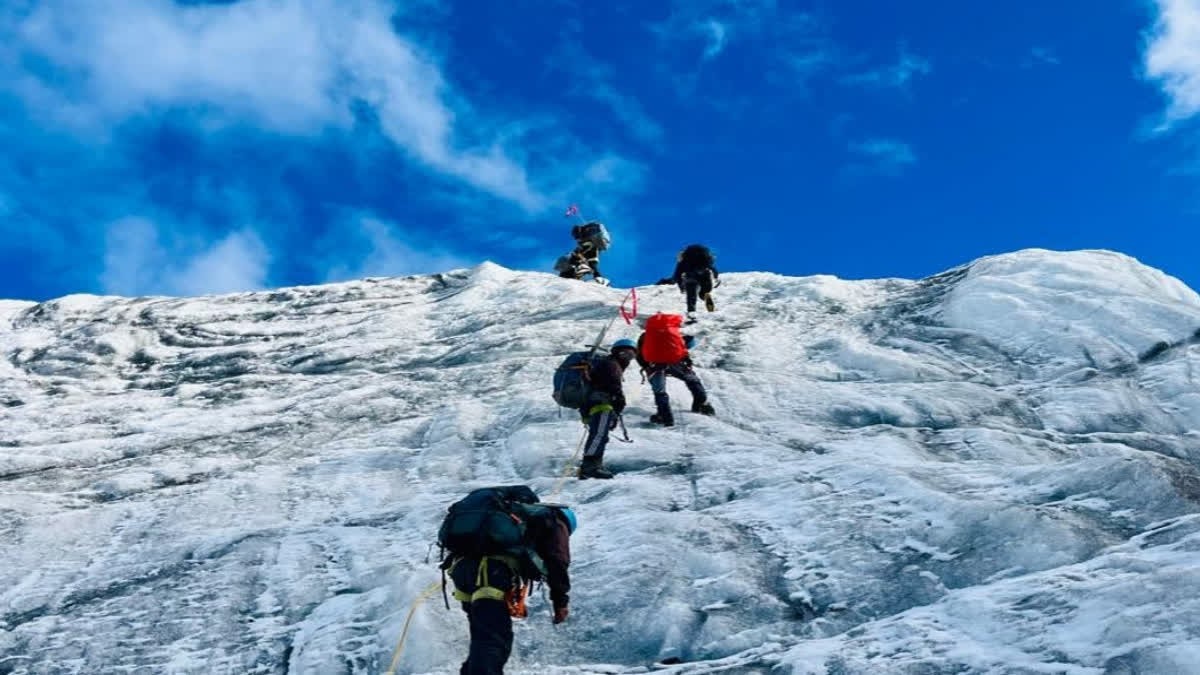 لیست بهترین مکمل برای کوهنوردی که باید بشناسید! ⛰️