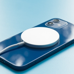 شارژر بی سیم مغناطیسی ایکس او مدل  Magnetic magsafe wireless charger XO-CX011