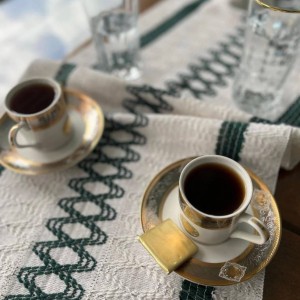 رانر رومیزی  Cotton (رنگ استخوانی و سبز طرح دار)
