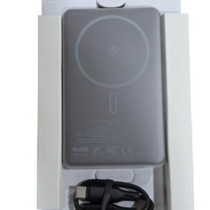 پاوربانک فلزی فوق باریک مک‌دودو مدل ۵۰۰۰ میلی‌آمپر، ۲۰ وات، وایرلس مغناطیسی