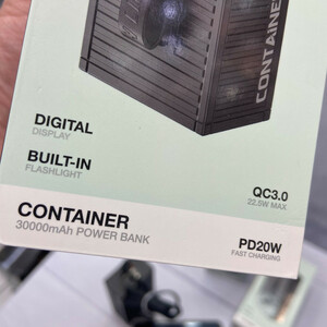 پاوربانک 22.5 وات گرین لاین مدل container ظرفیت 30000 میلی‌آمپرساعت