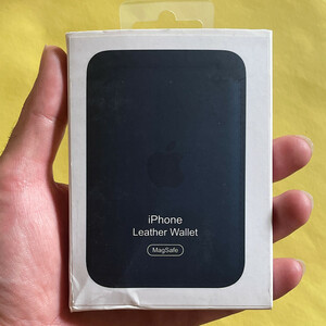 جا کارتی موبایل مدل Leather Wallet MagSafe