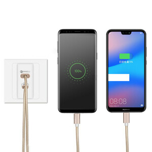 شارژر دیواری مومکس مدل UM8CN