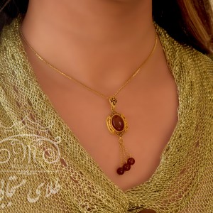 مدال طلا و سنگ عقیق