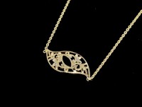 آویز طلا طرح گل و برگ