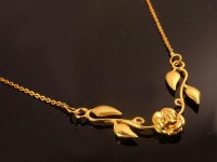 مدال سینه ریز گل و برگ