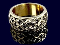 حلقه طلای سیاه قلم