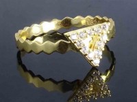 انگشتر طلا طرح مثلث