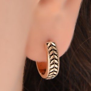 گوشواره طلا 18 عیار زنانه طلای مستجابی مدل حلقه ای کد 670180