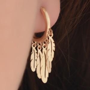 گوشواره طلا 18 عیار زنانه طلای مستجابی مدل روکو پر کد 21