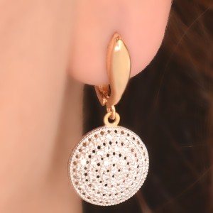 گوشواره طلا 18 عیار زنانه طلای مستجابی مدل گرد تراش آوا کد 2