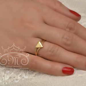 انگشتر مینیمال مثلث