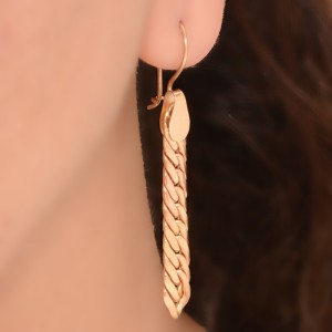 گوشواره طلا 18 عیار زنانه طلای مستجابی مدل حصیری کد 670282