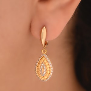 گوشواره طلا 18 عیار زنانه طلای مستجابی مدل آوا تراش اشکی کد 03