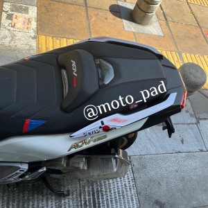 پد کامل بدنه ژله ای موتورسیکلت Honda ADV 150 مدل مشکی رگه قرمز