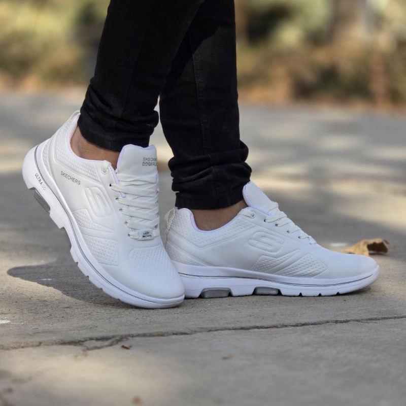 فروش ویژه کفش اسپرت مردانه پسرانه مدل اسکیچرز رنگ سفید تمام خوش فرم و شیک با ارسال رایگان